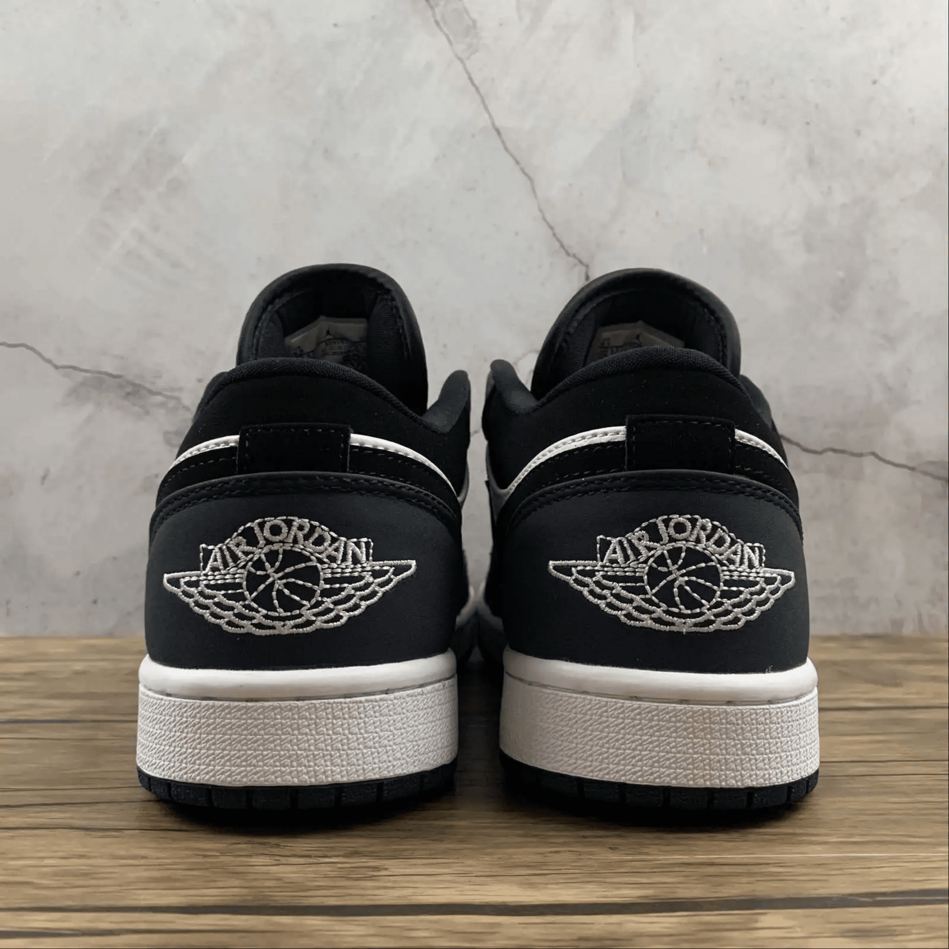 AJ 1 Black Mate Low - 2