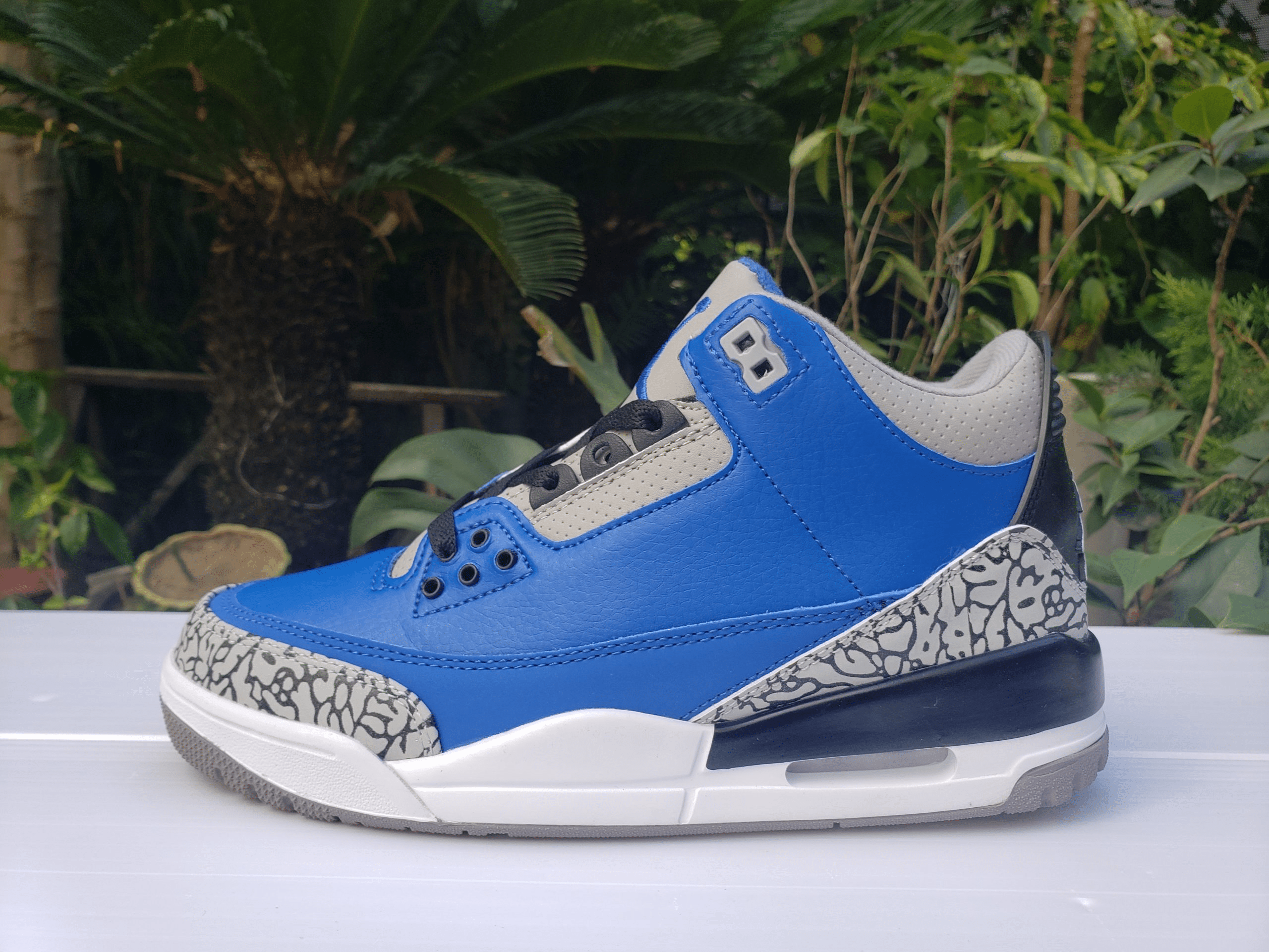 Air Jordan 3 Varsity Royal Blue - 4