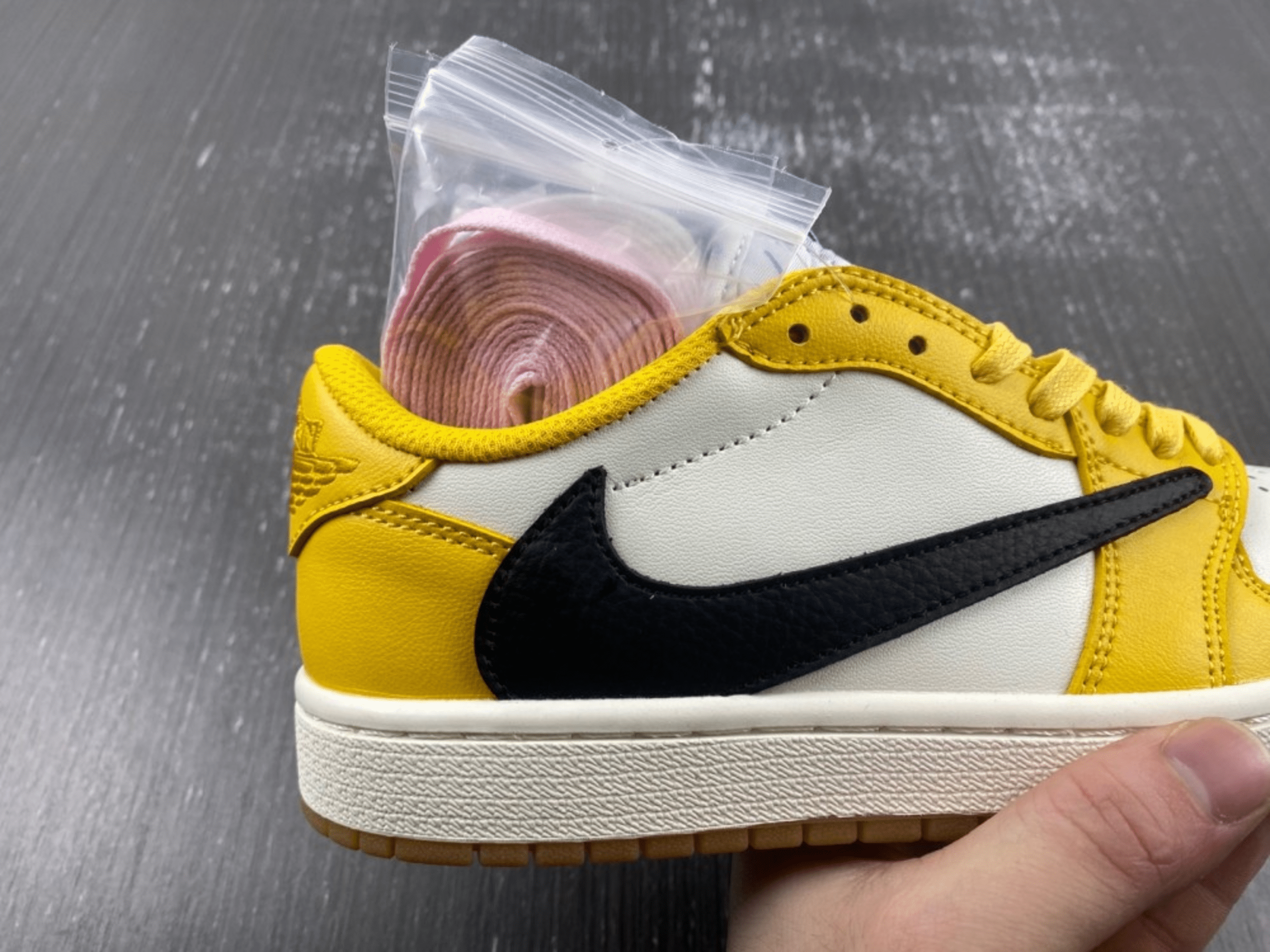 Nike air jordan 1 low x Travis Scott OG Canario - 3