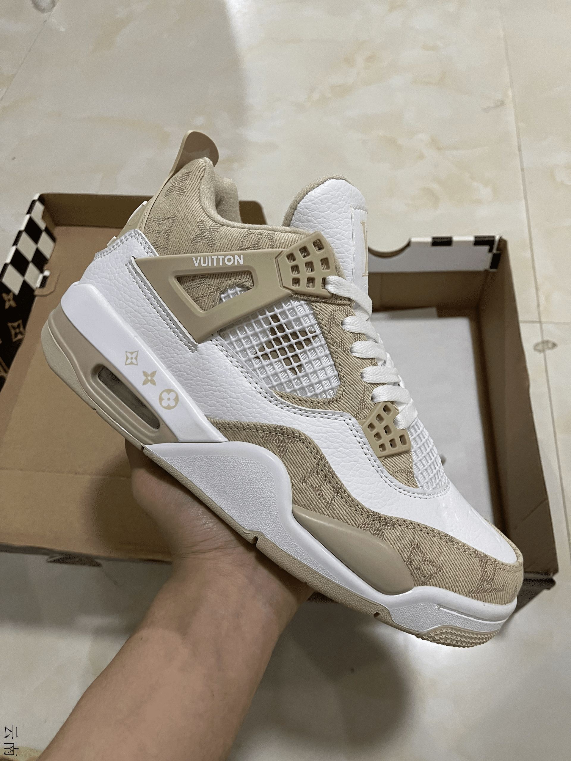 Air Jordan 4 x Louis Vuitton White Beige - 2