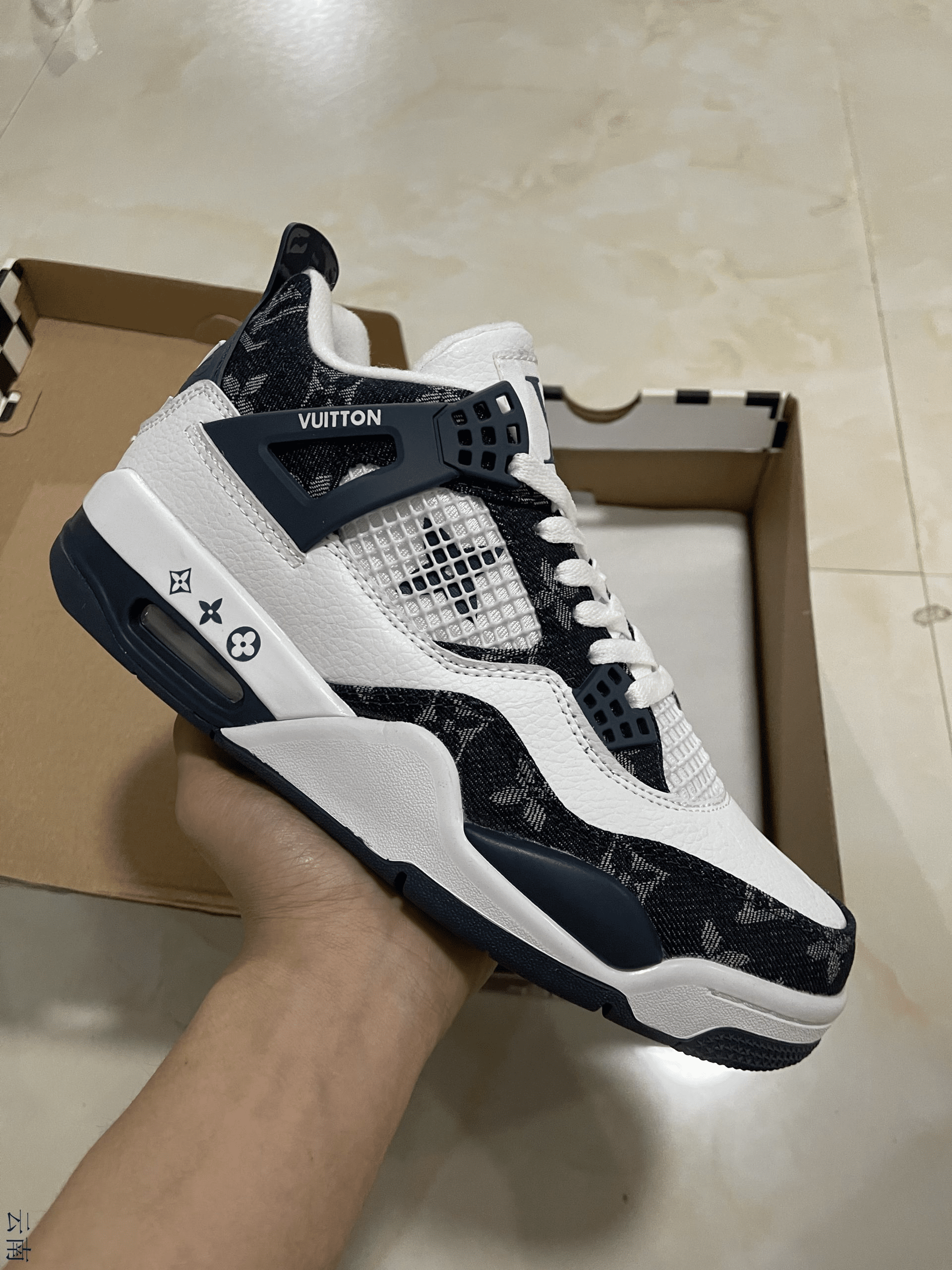 Air Jordan 4 x Louis Vuitton White Black - 2