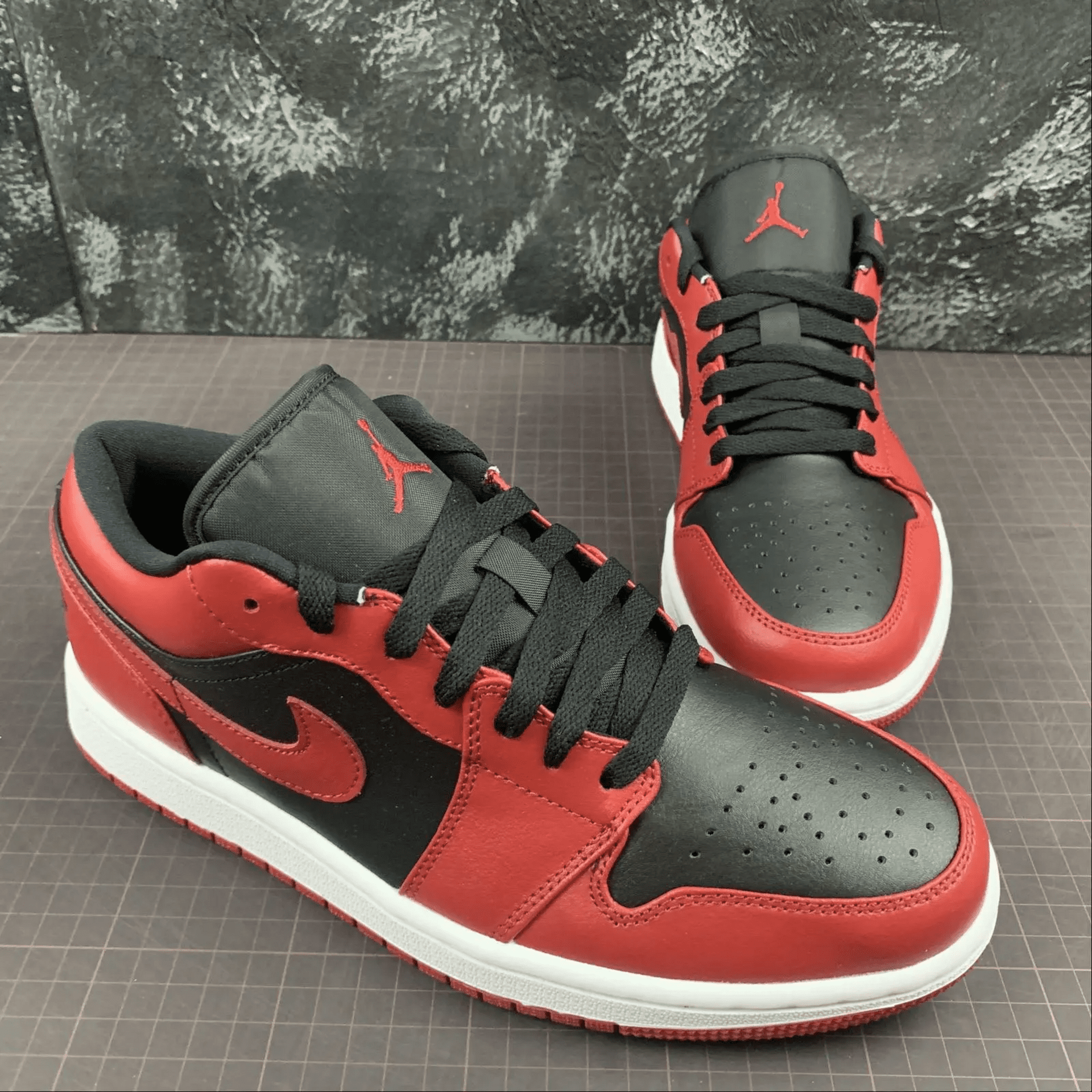 AJ 1 Red and Black Low - 2