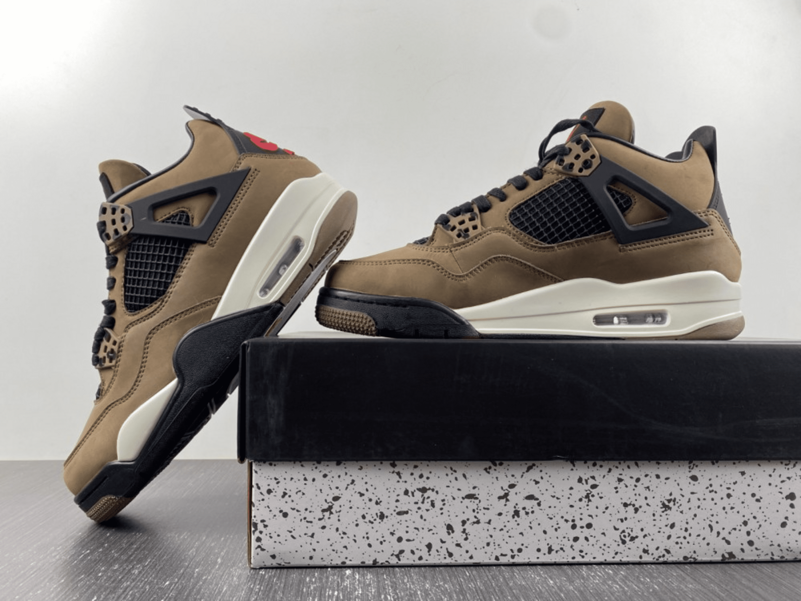 Travis Scott x Air Jordan 4 Olive Grey Black - 2