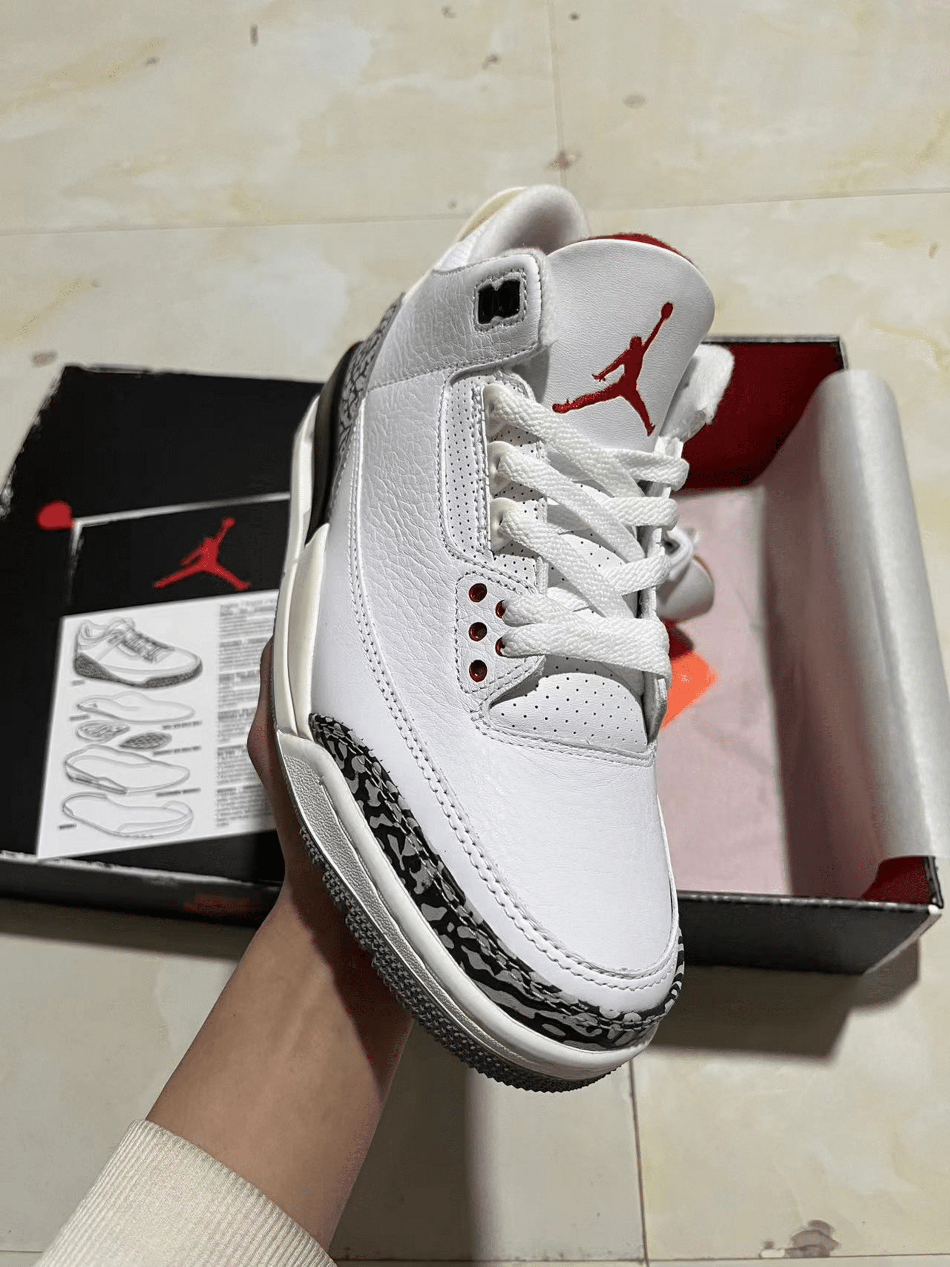 Air Jordan 3 WHITE CEMENT - 2