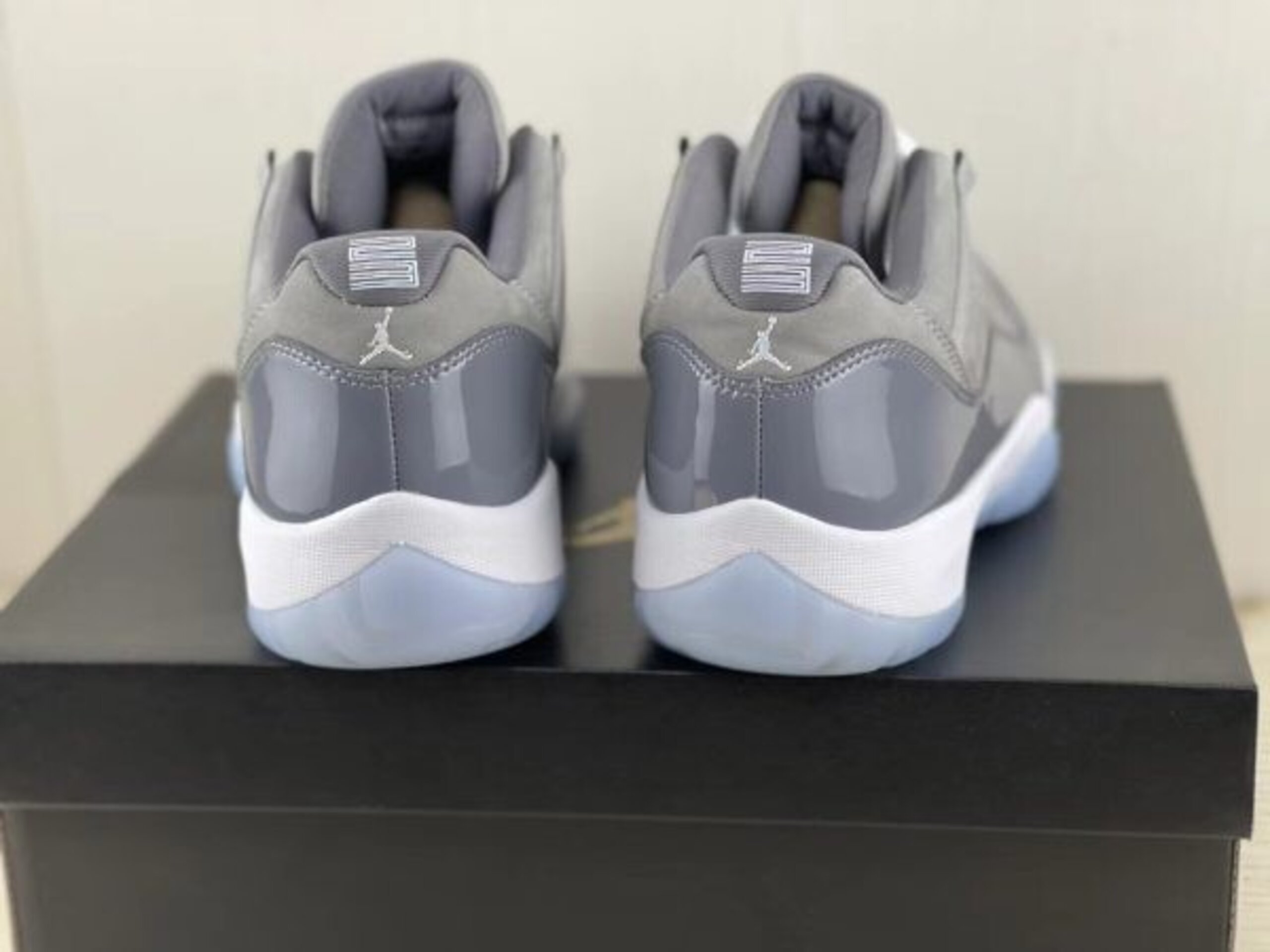 Jordan 11 Retro Low Cool Grey - 2