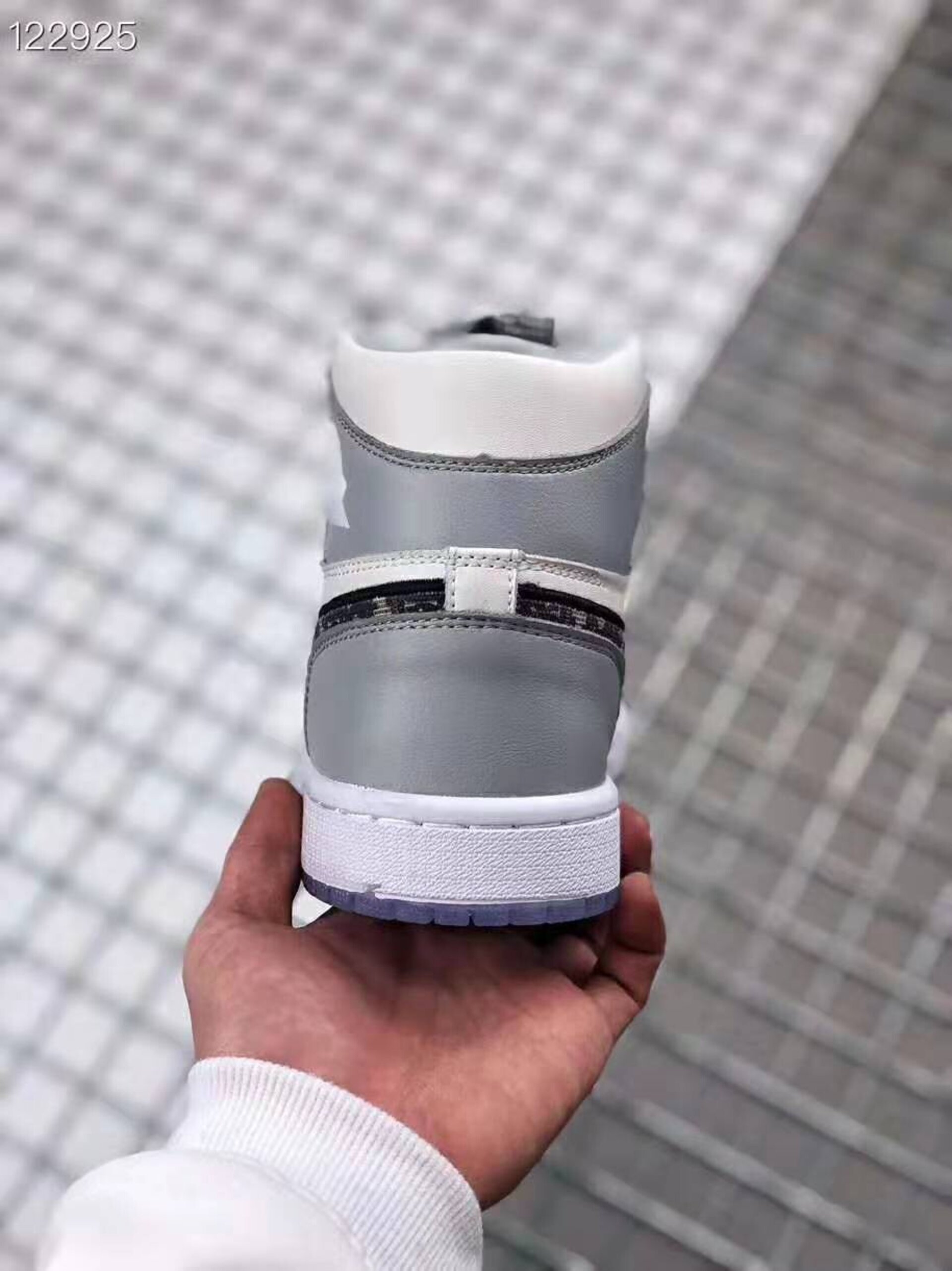 Ai Jordan 1 x Dior - 4