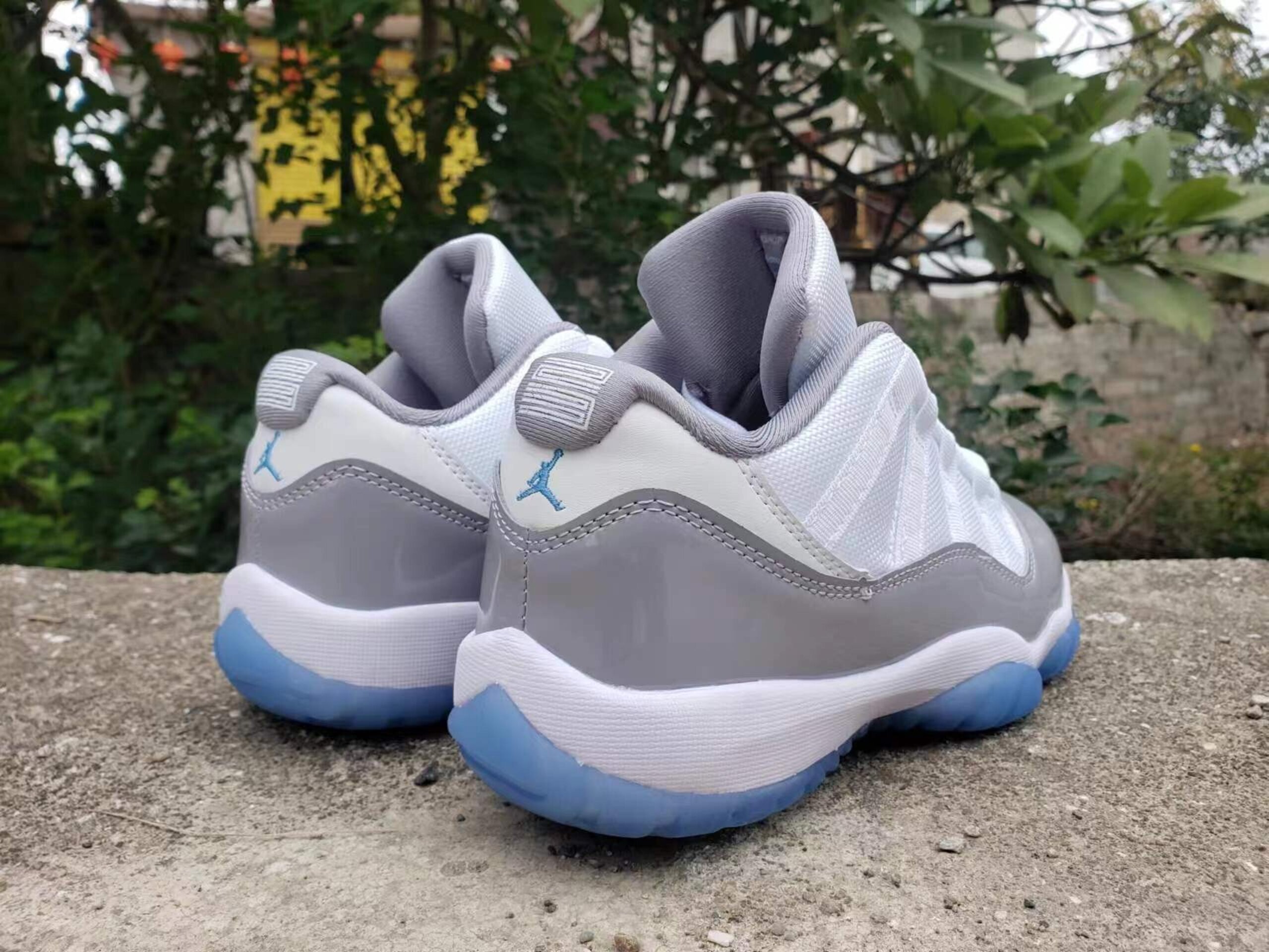 Jordan 11 Retro Low Cement Grey - 2