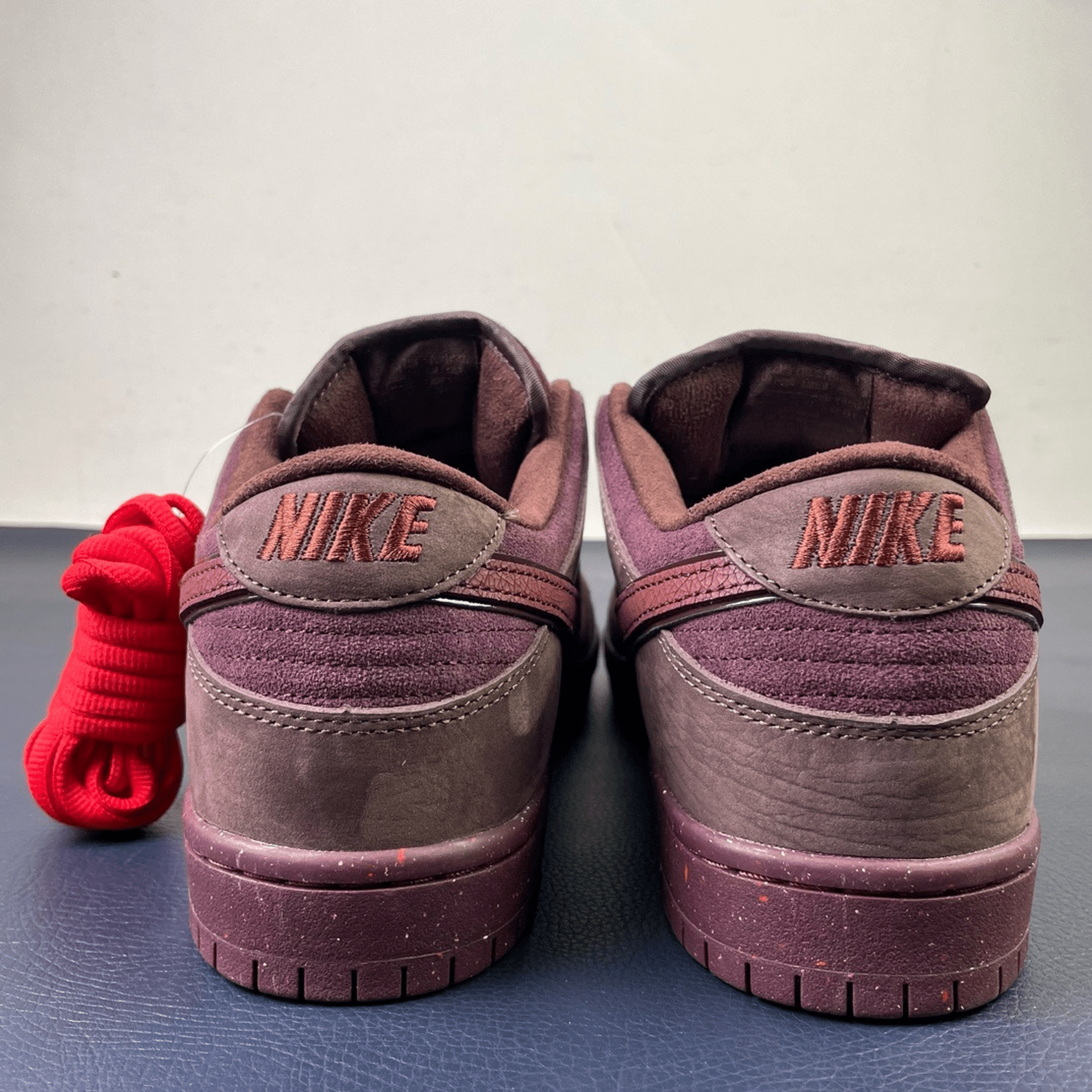 SB Dunk Low City of Love - 3